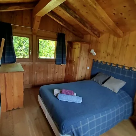 Beautiful With Garden Close To The Slopes Chalet